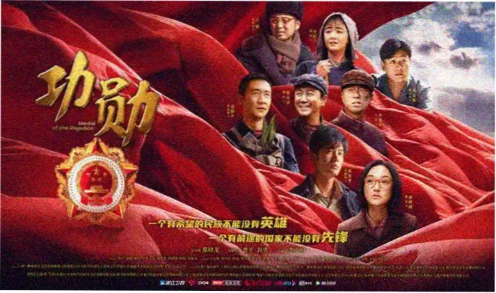 多肉活页志封面 白月影莲座在温差下的透光叶缘